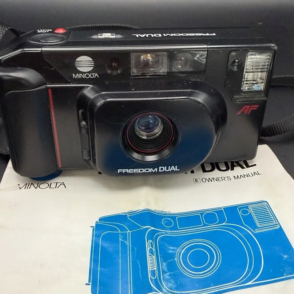 Minolta Freedom Dual AF 35mm Point & Shoot Film Camera with Owner's Manual